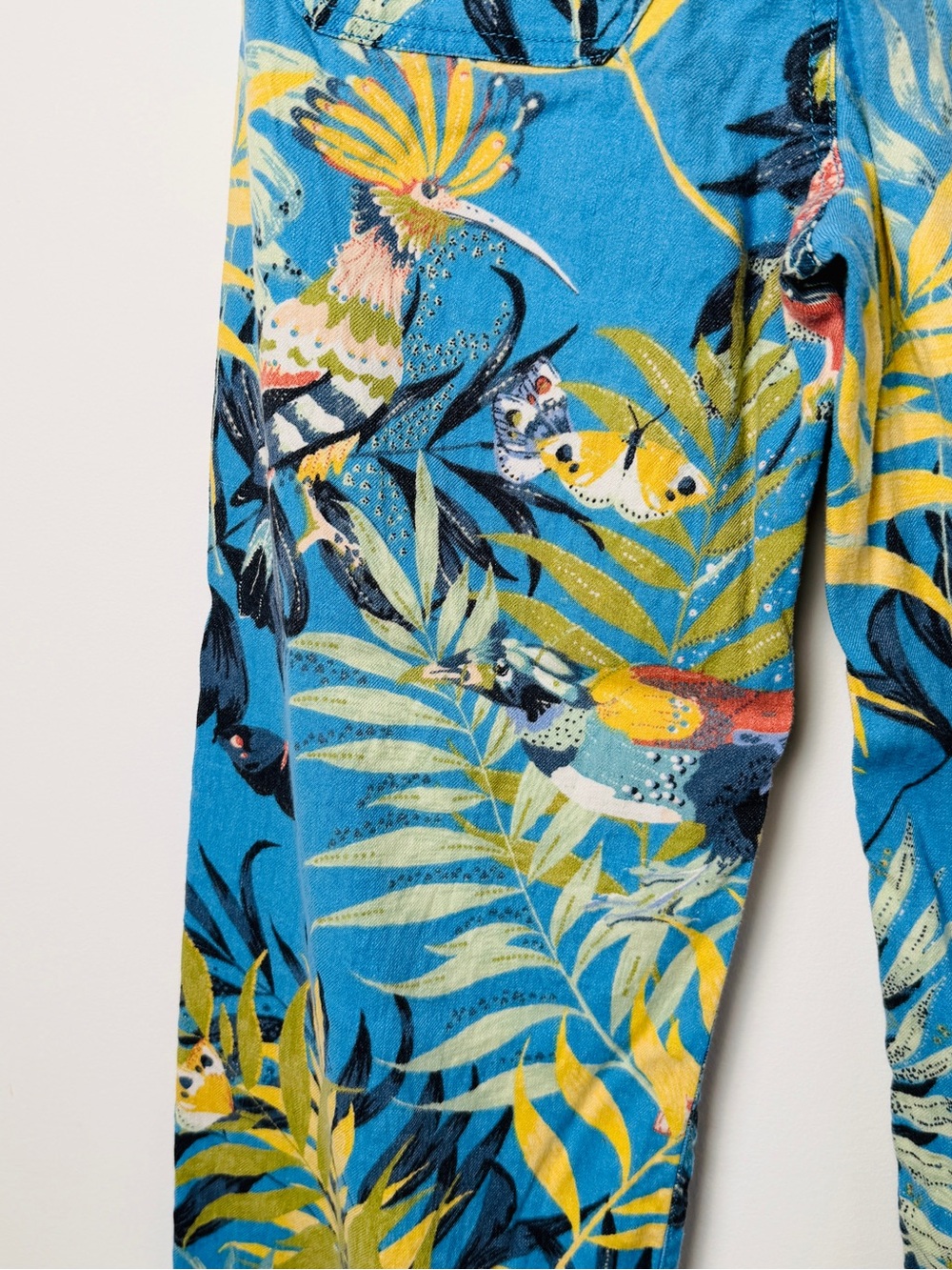 Colette Cropped Linen Wide-Leg Pants in Tropical Blue - Picture 13 of 16